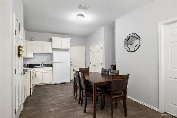 $1,100 | 909 North Maryland Street, Unit A, Alton, TX 78573