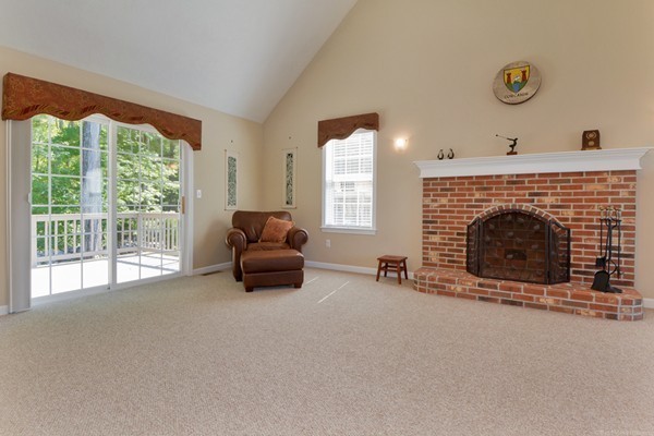 3 Harding Lane Sturbridge, MA 01518 - Photo 5 of 30 Gallery Image 5