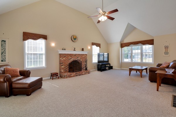 3 Harding Lane Sturbridge, MA 01518 - Photo 6 of 30 Gallery Image 6