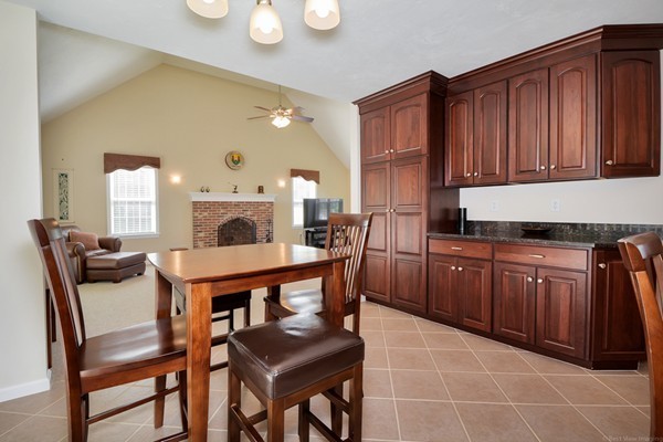 3 Harding Lane Sturbridge, MA 01518 - Photo 8 of 30 Gallery Image 8