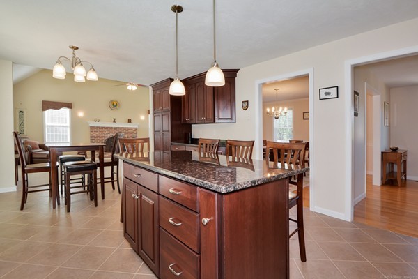 3 Harding Lane Sturbridge, MA 01518 - Photo 9 of 30 Gallery Image 9