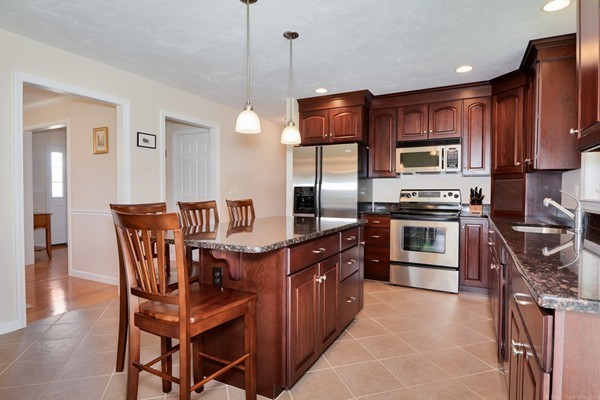 3 Harding Lane Sturbridge, MA 01518 - Photo 10 of 30 Gallery Image 10