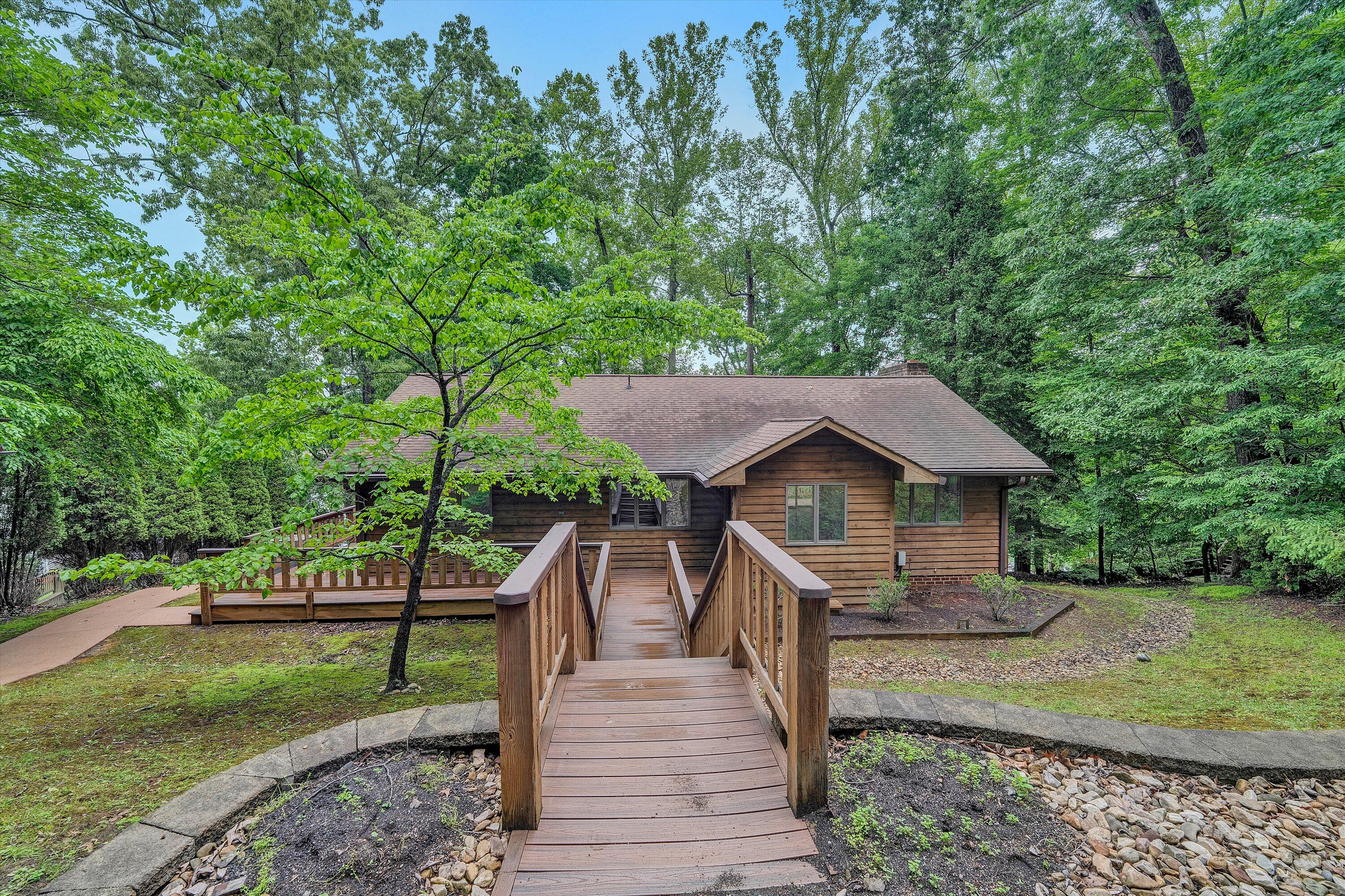 211 Wilderness Way Moneta, VA 24121 - Photo 5 of 41 03-SGP-82