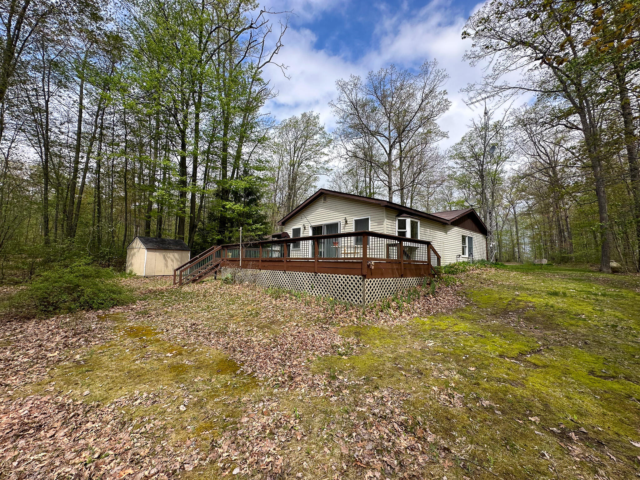 2081 Deer Lake Road Harrison, MI 48625 - Photo 4 of 42 Back House E