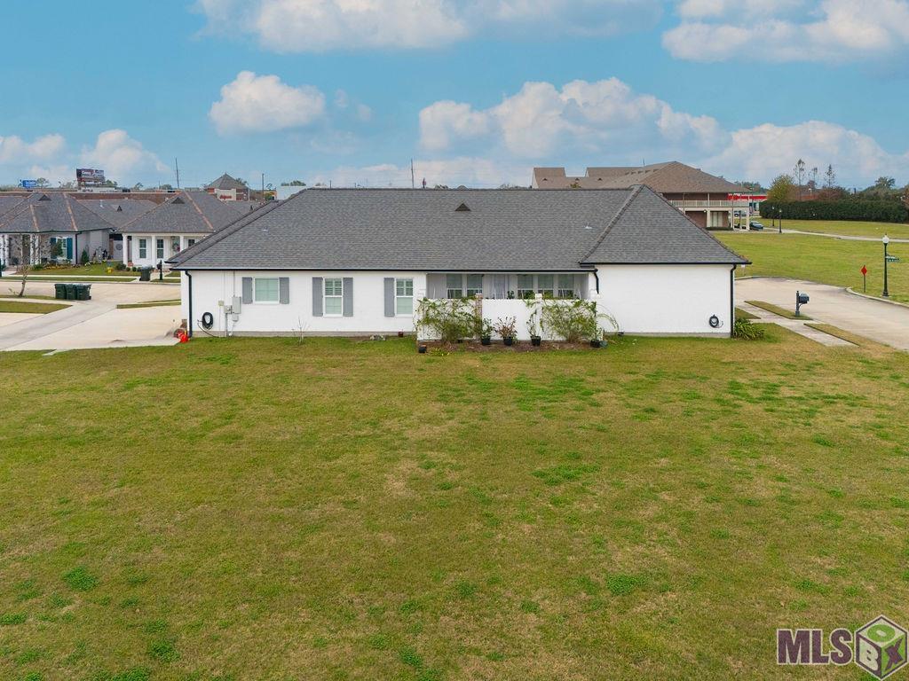 200 Rue Saint Sydney Houma, LA 70360 - Photo 2 of 23