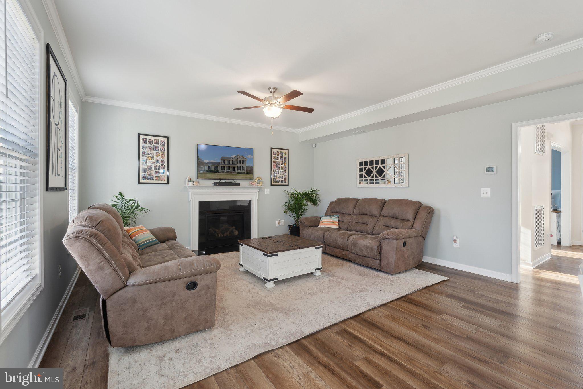 6611 Partlow Road Spotsylvania, VA 22551 - Photo 12 of 38 Spacious Family Room