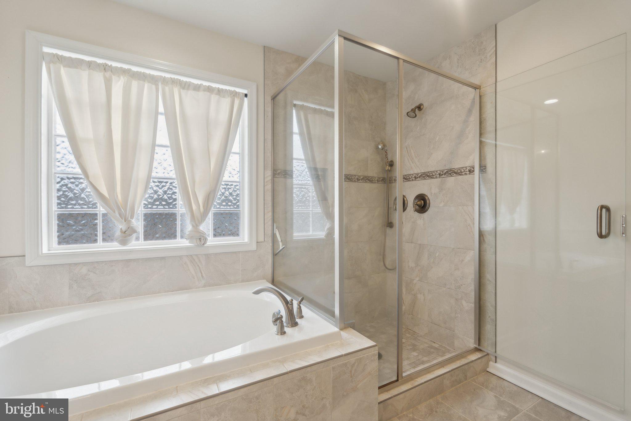 6611 Partlow Road Spotsylvania, VA 22551 - Photo 19 of 38 Soaking Tub and Separate Shower