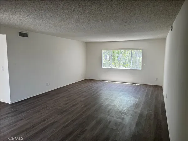 $2,350 | 475 East Cypress Avenue, Unit 300, Redlands, CA 92373