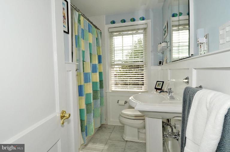 8530 Pleasant Plains Road Towson, MD 21286 - Photo 17 of 22 Bath #1