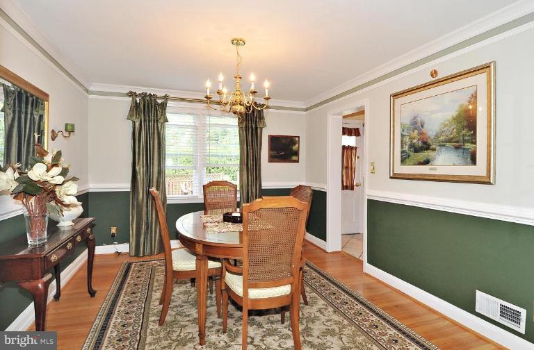8530 Pleasant Plains Road Towson, MD 21286 - Photo 5 of 22 Dining Room