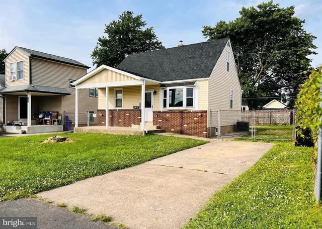 $2,650 | 1007 Green Lane, Levittown, PA 19057
