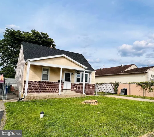 $2,650 | 1007 Green Lane, Levittown, PA 19057