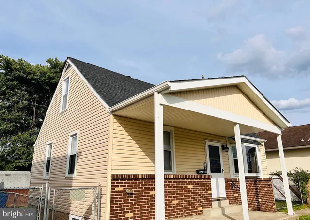 $2,650 | 1007 Green Lane, Levittown, PA 19057