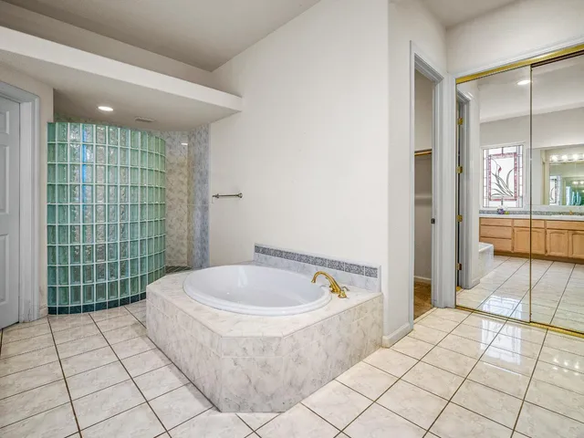 $1,050,000 | 634 Lakecrest Drive, El Dorado Hills, CA 95762