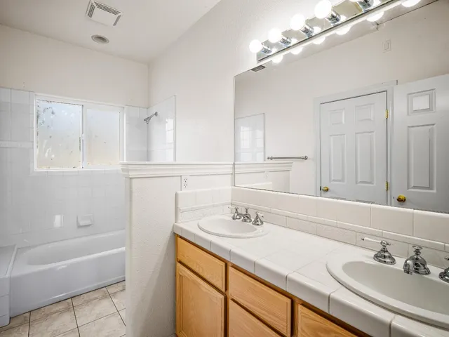 $1,050,000 | 634 Lakecrest Drive, El Dorado Hills, CA 95762