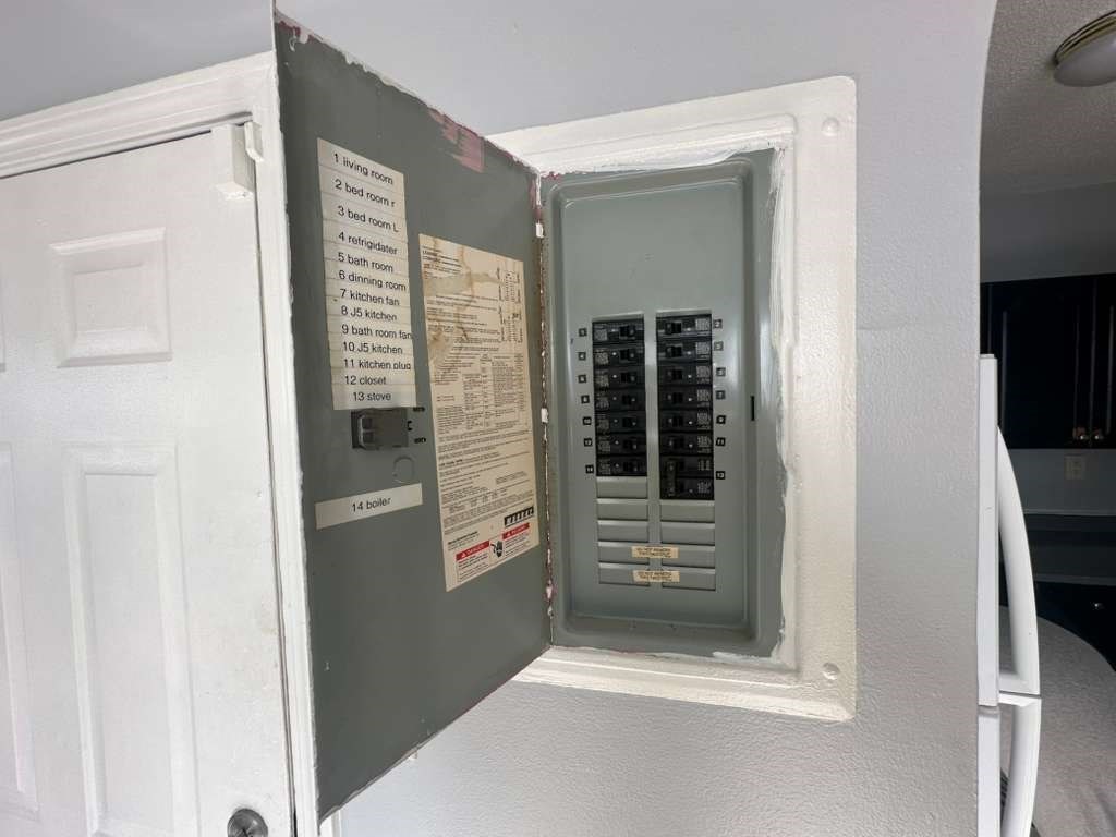 27 Willow Street, Unit A Lawrence, MA 01841 - Photo 25 of 29 a view of entryway with a small space