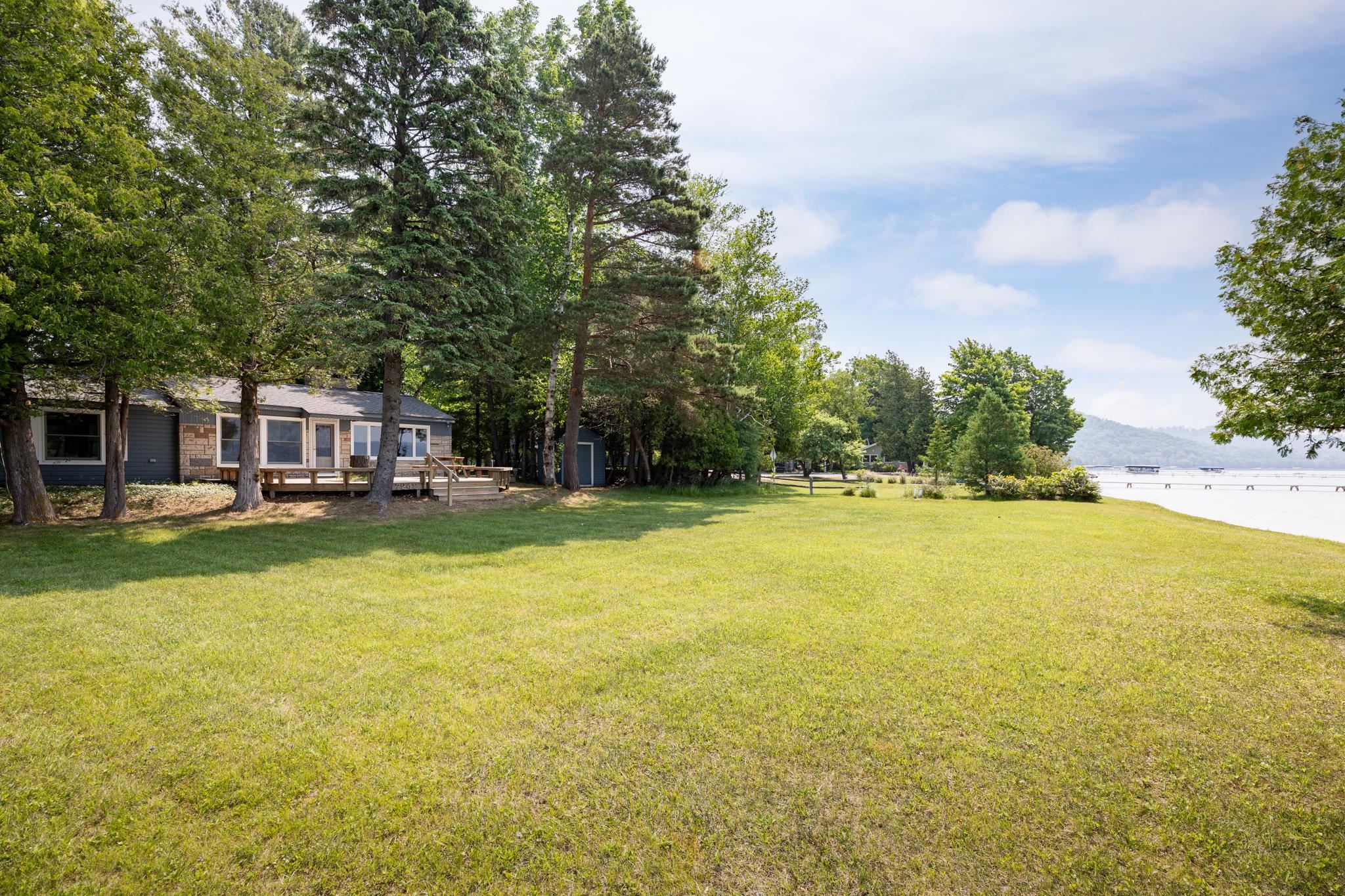 7242 South Brooks Road Maple City, MI 49664 - Photo 42 of 64 1912718-41.JPG