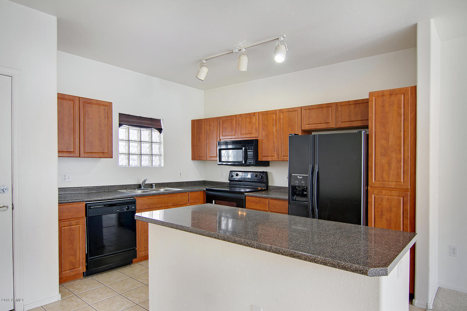 911 East Camelback Road, Unit 2029 Phoenix, AZ 85014 - Photo 4 of 30 911 E Camelback Rd Unit 2029-large-013-0