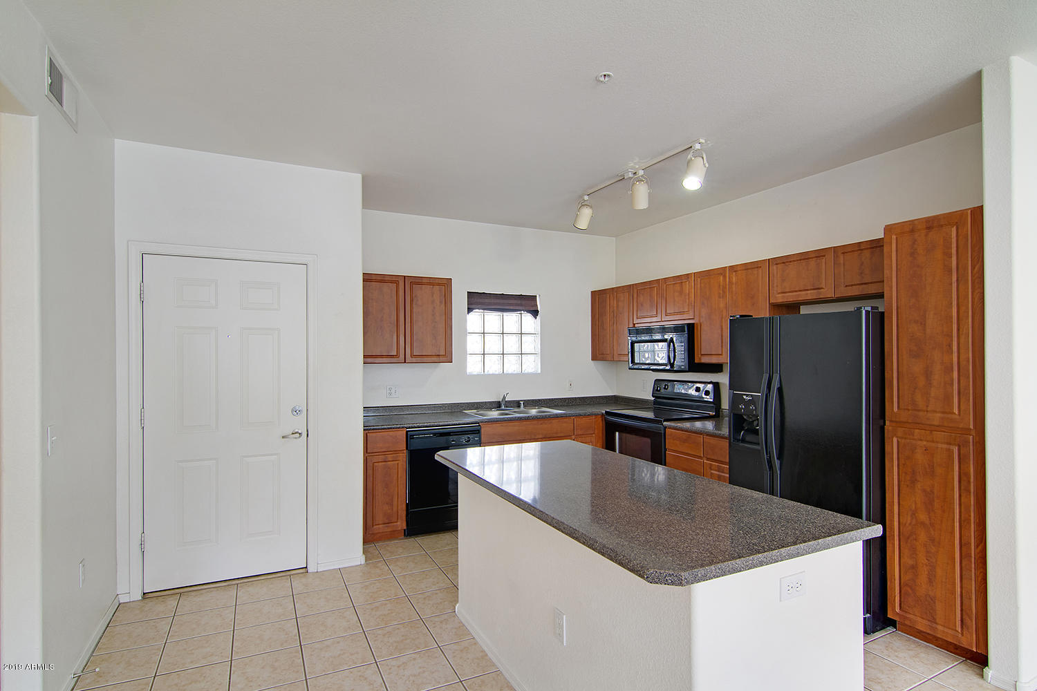 911 East Camelback Road, Unit 2029 Phoenix, AZ 85014 - Photo 5 of 30 911 E Camelback Rd Unit 2029-large-012-0