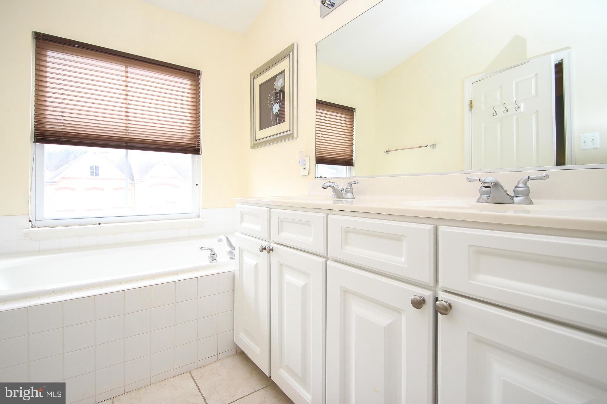 2086 Clipper Park Road Baltimore, MD 21211 - Photo 14 of 30 Bath (Master)