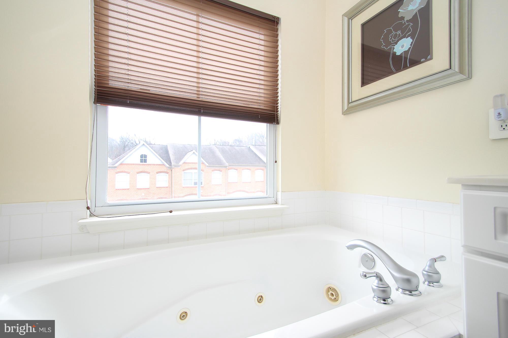 2086 Clipper Park Road Baltimore, MD 21211 - Photo 15 of 30 Bath (Master)