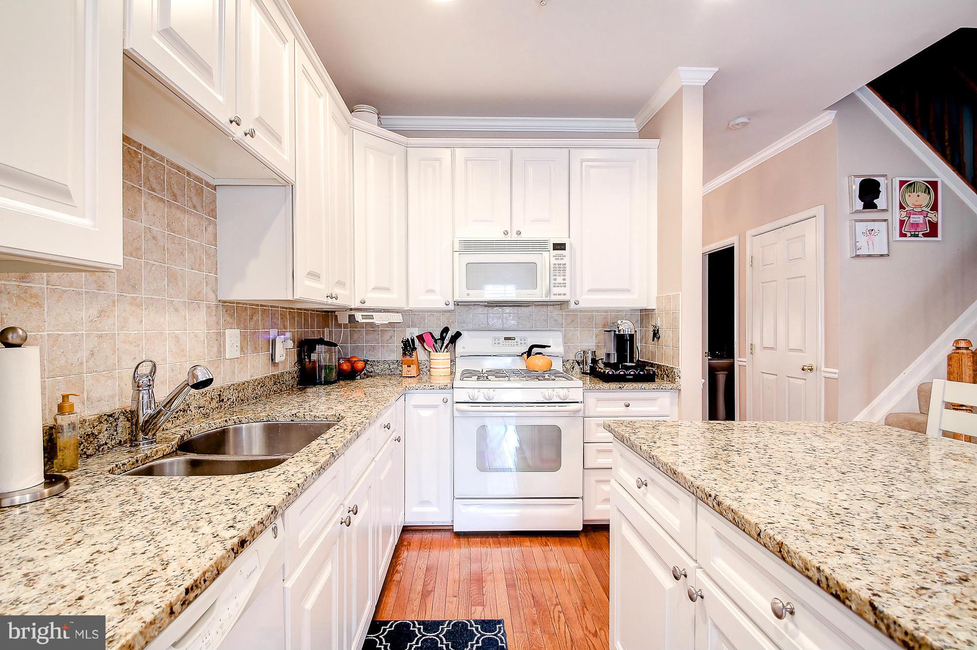 2086 Clipper Park Road Baltimore, MD 21211 - Photo 3 of 30 Kitchen