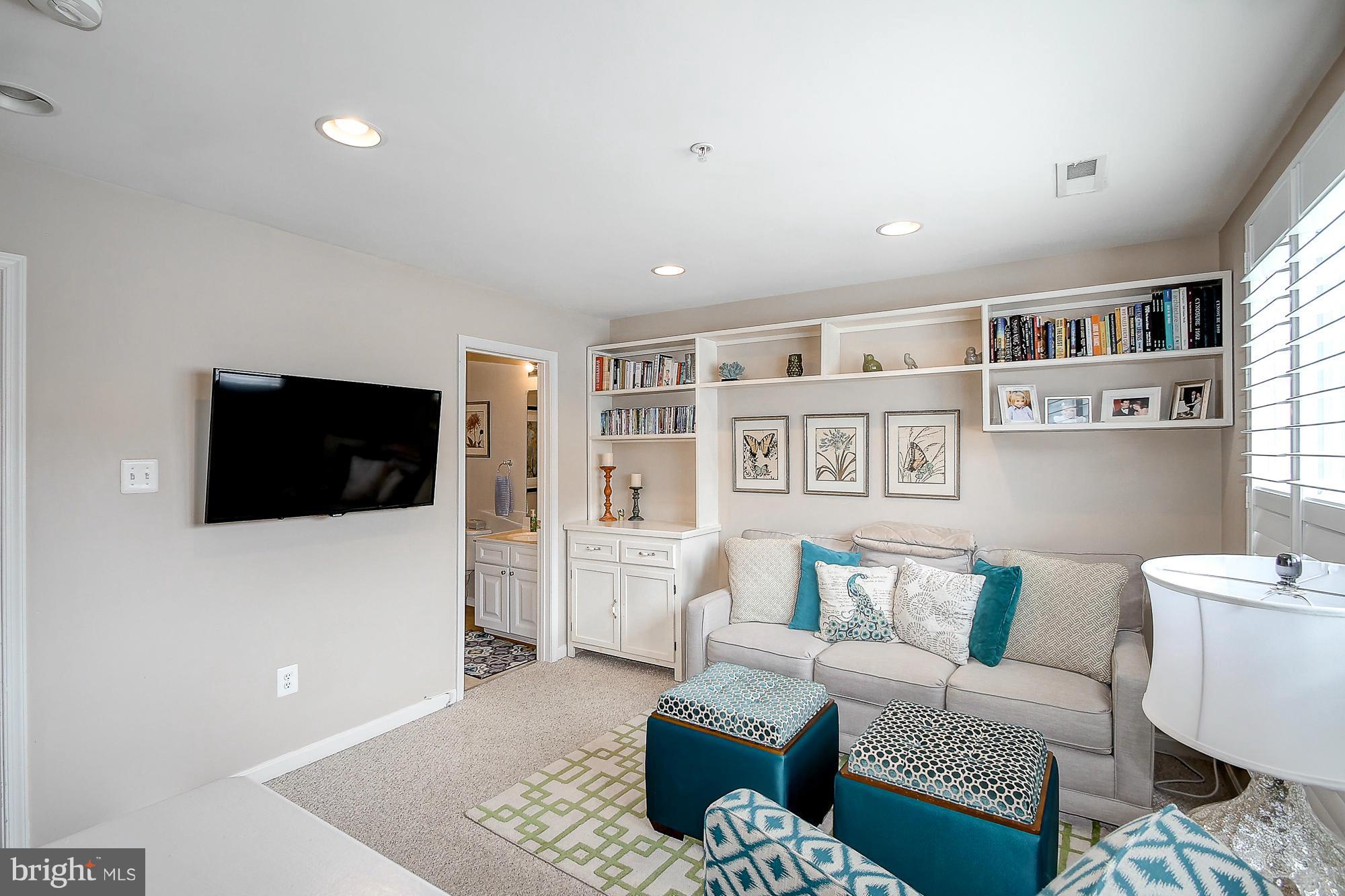 2086 Clipper Park Road Baltimore, MD 21211 - Photo 24 of 30 Family Room