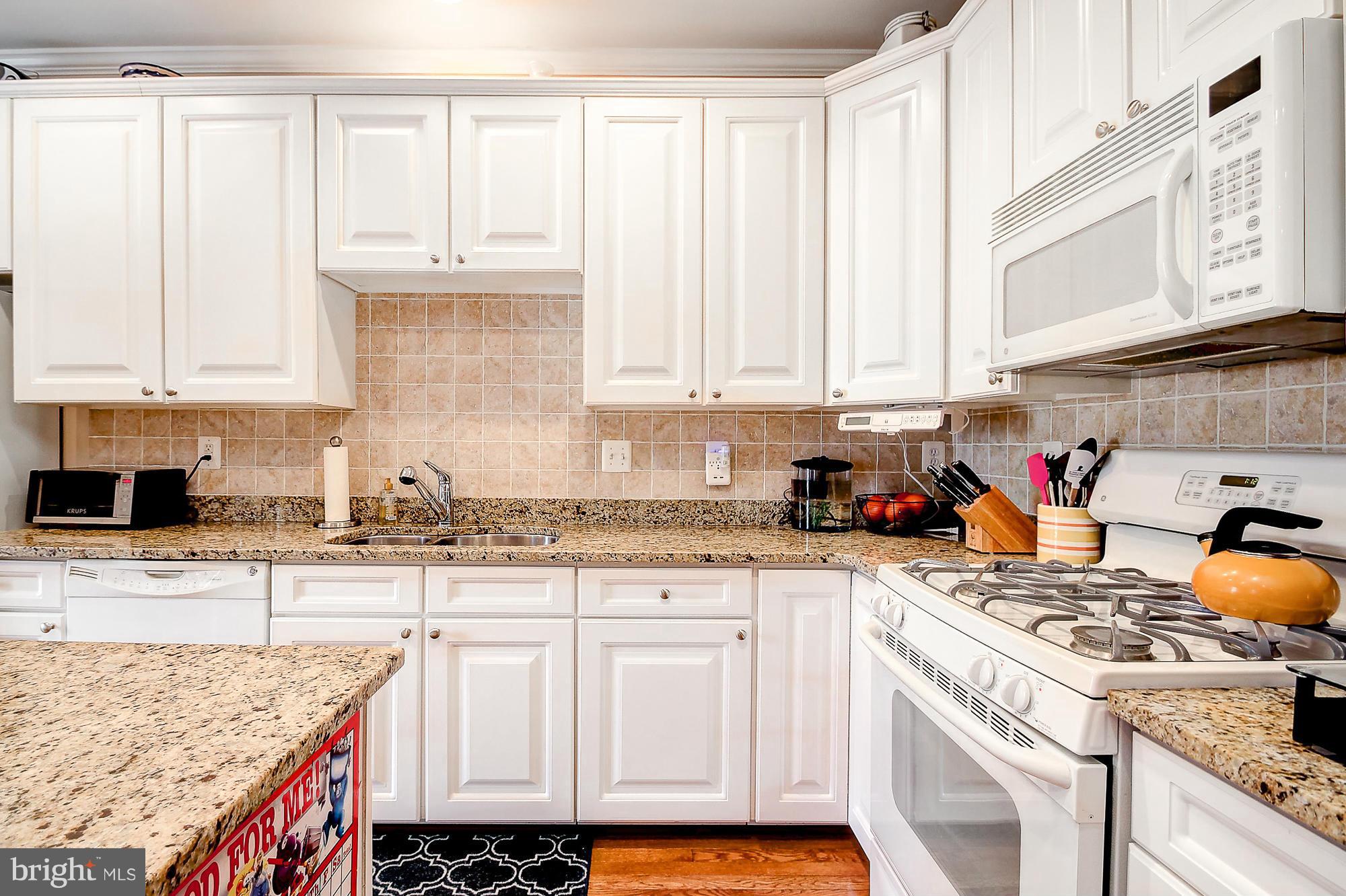 2086 Clipper Park Road Baltimore, MD 21211 - Photo 4 of 30 Kitchen