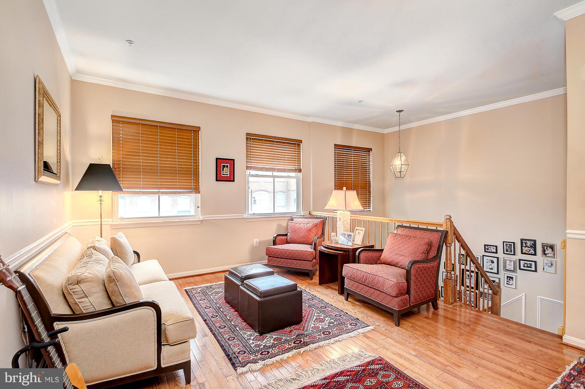 2086 Clipper Park Road Baltimore, MD 21211 - Photo 8 of 30 Living Room