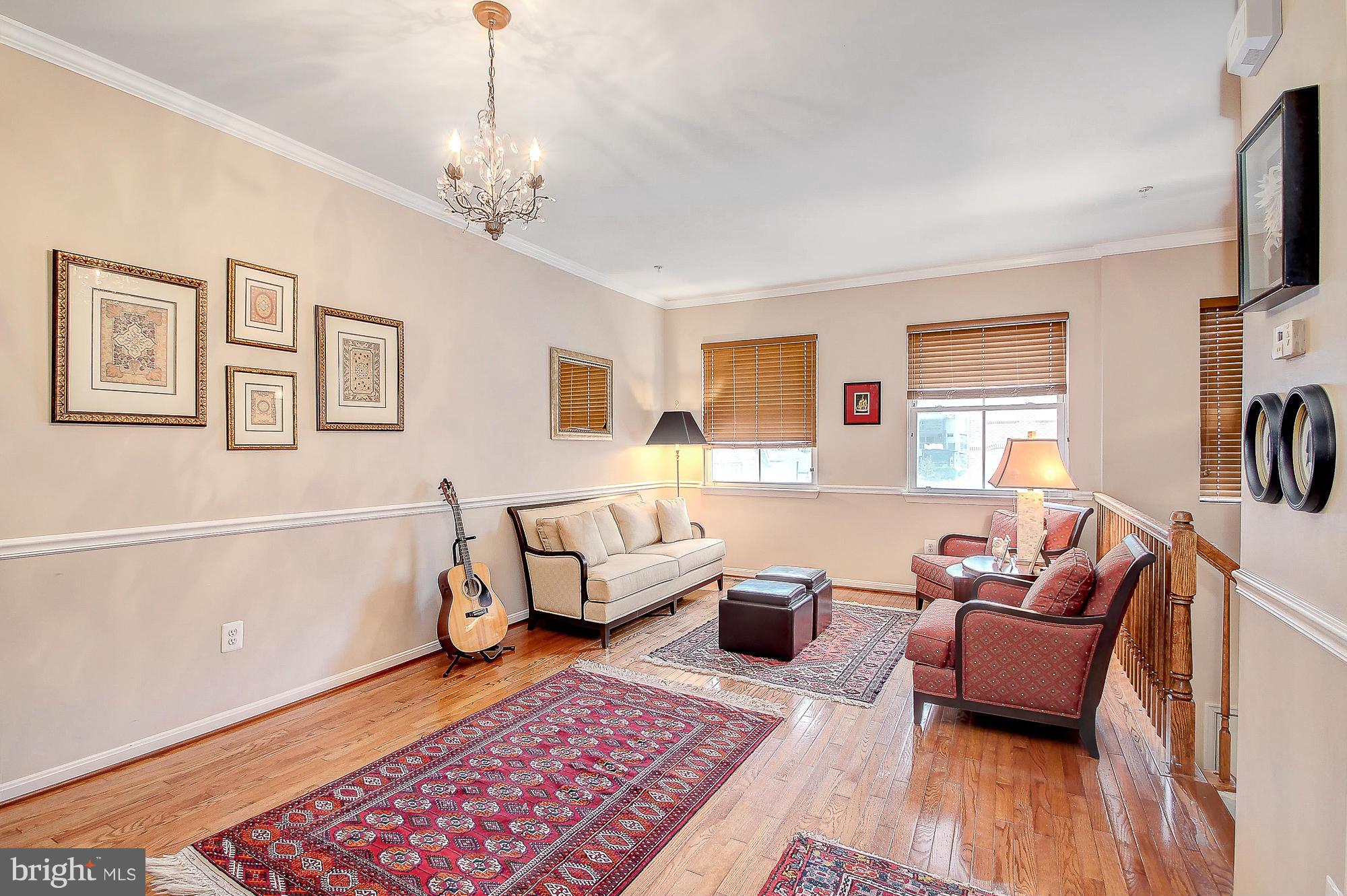 2086 Clipper Park Road Baltimore, MD 21211 - Photo 10 of 30 Living Room