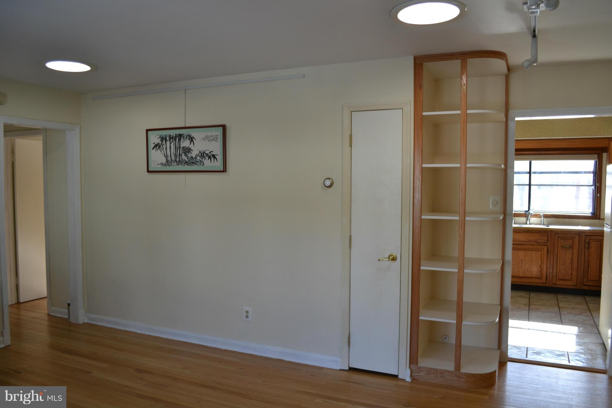 410 Schley Road Annapolis, MD 21401 - Photo 5 of 30 Living Room