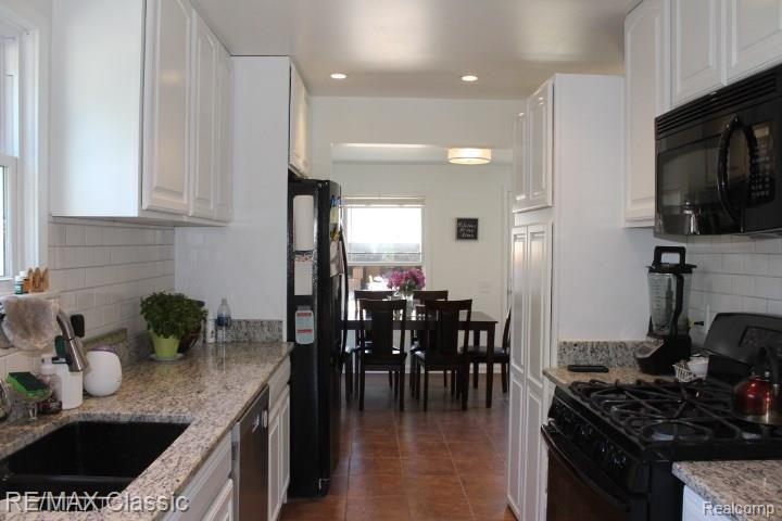 1222 Oxford Road Berkley, MI 48072 - Photo 7 of 41 IMG_1425.JPG