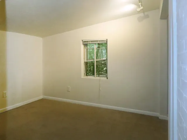 $945 | 406 Hillsborough Street, Chapel Hill, NC 27514