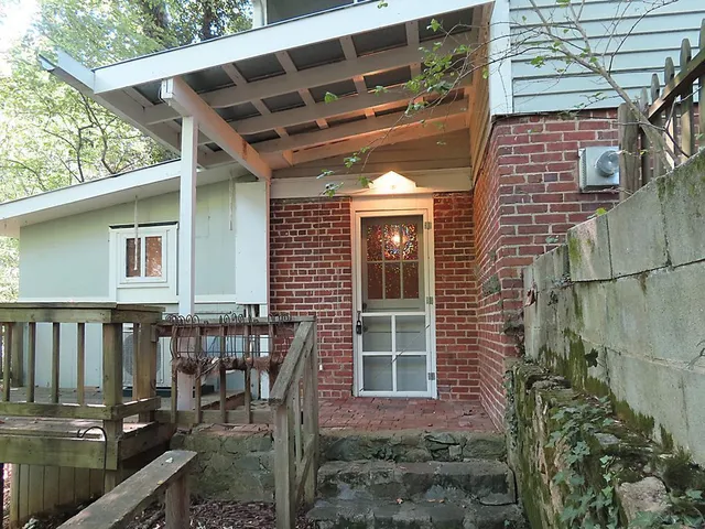 $945 | 406 Hillsborough Street, Chapel Hill, NC 27514