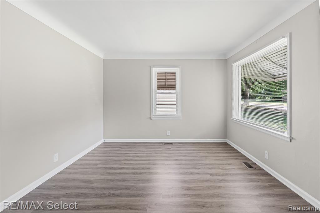 4305 Pengelly Road Flint, MI 48507 - Photo 15 of 36