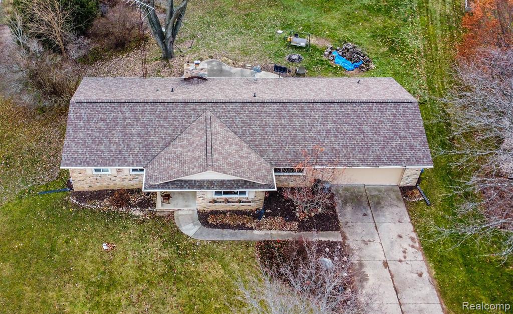 6490 Kings Pointe Road Grand Blanc, MI 48439 - Photo 2 of 24