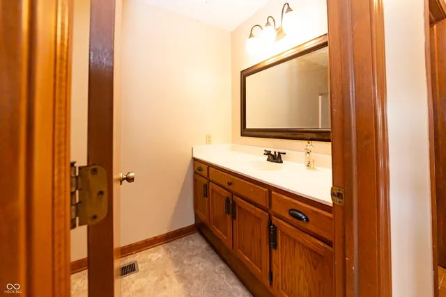 $224,900 | 319 East College Avenue, Brownsburg, IN 46112