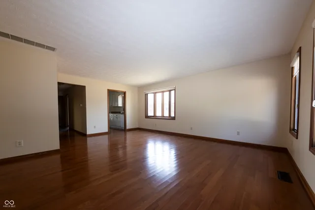 $224,900 | 319 East College Avenue, Brownsburg, IN 46112