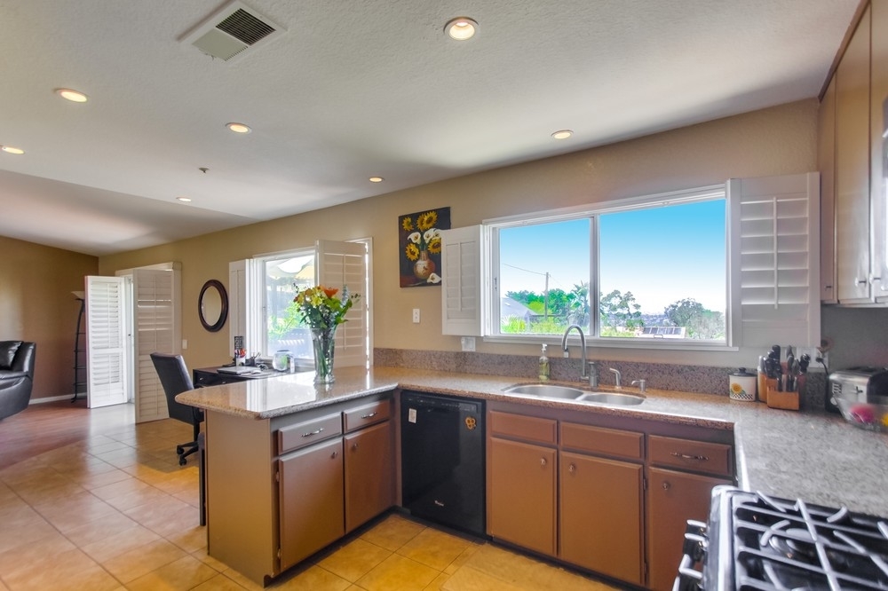 2256 Tokaj Road Spring Valley, CA 91977 - Photo 8 of 25 Gallery Image 8