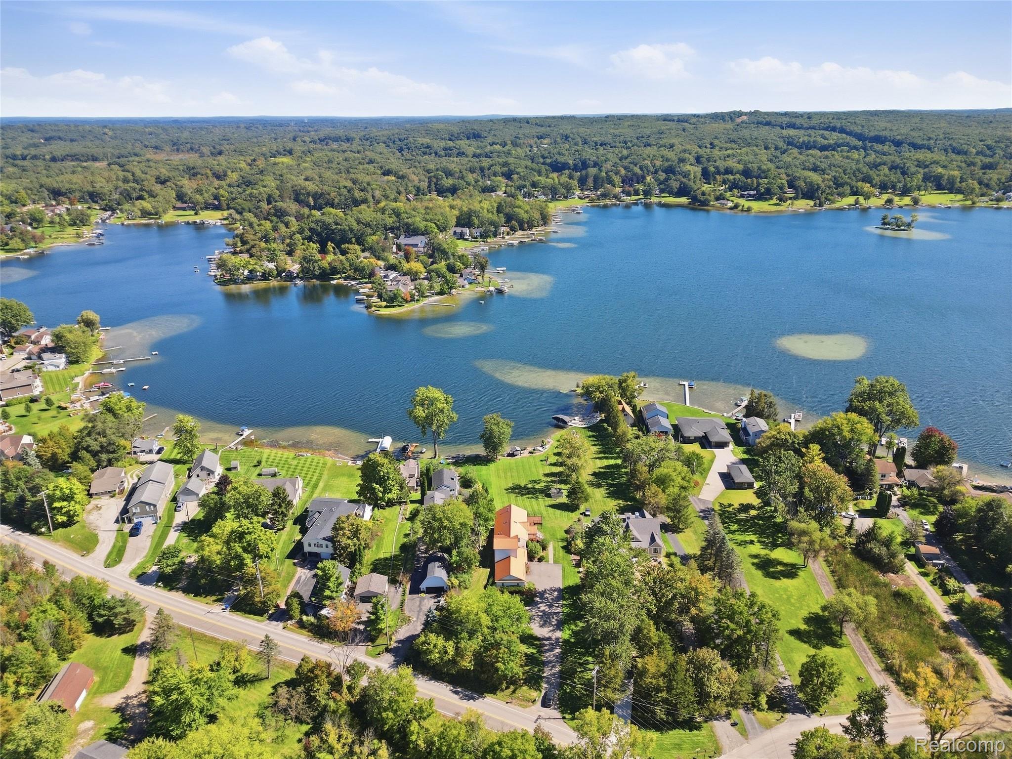 10400 Runyan Lake Road Fenton, MI 48430 - Photo 3 of 37 19-DJI_0148.jpg