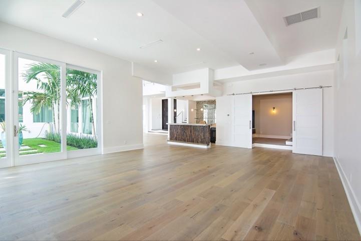 19245 North Riverside Drive Jupiter, FL 33469 - Photo 8 of 24 8
