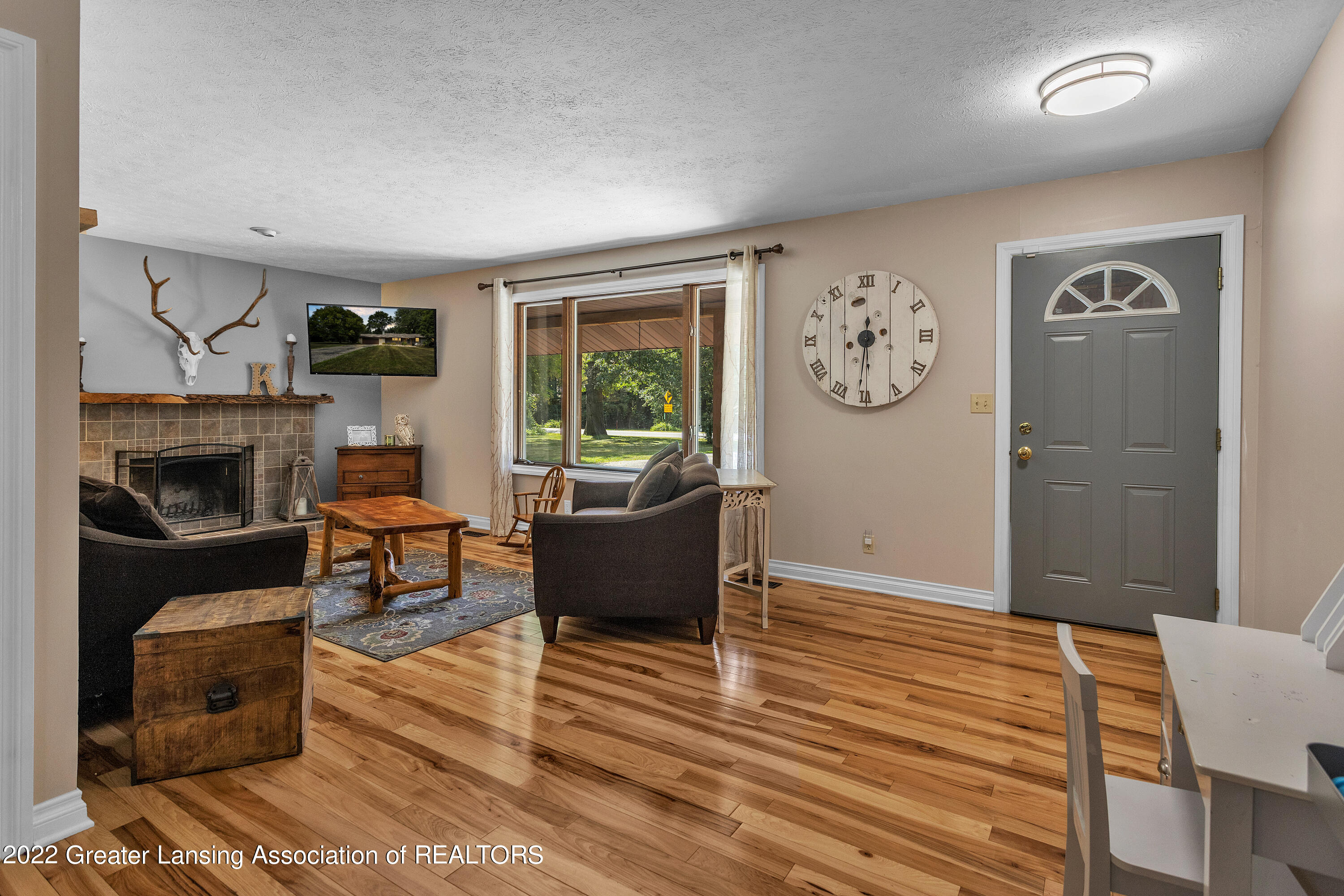 9873 Coleman Road Haslett, MI 48840 - Photo 8 of 46 Living Room