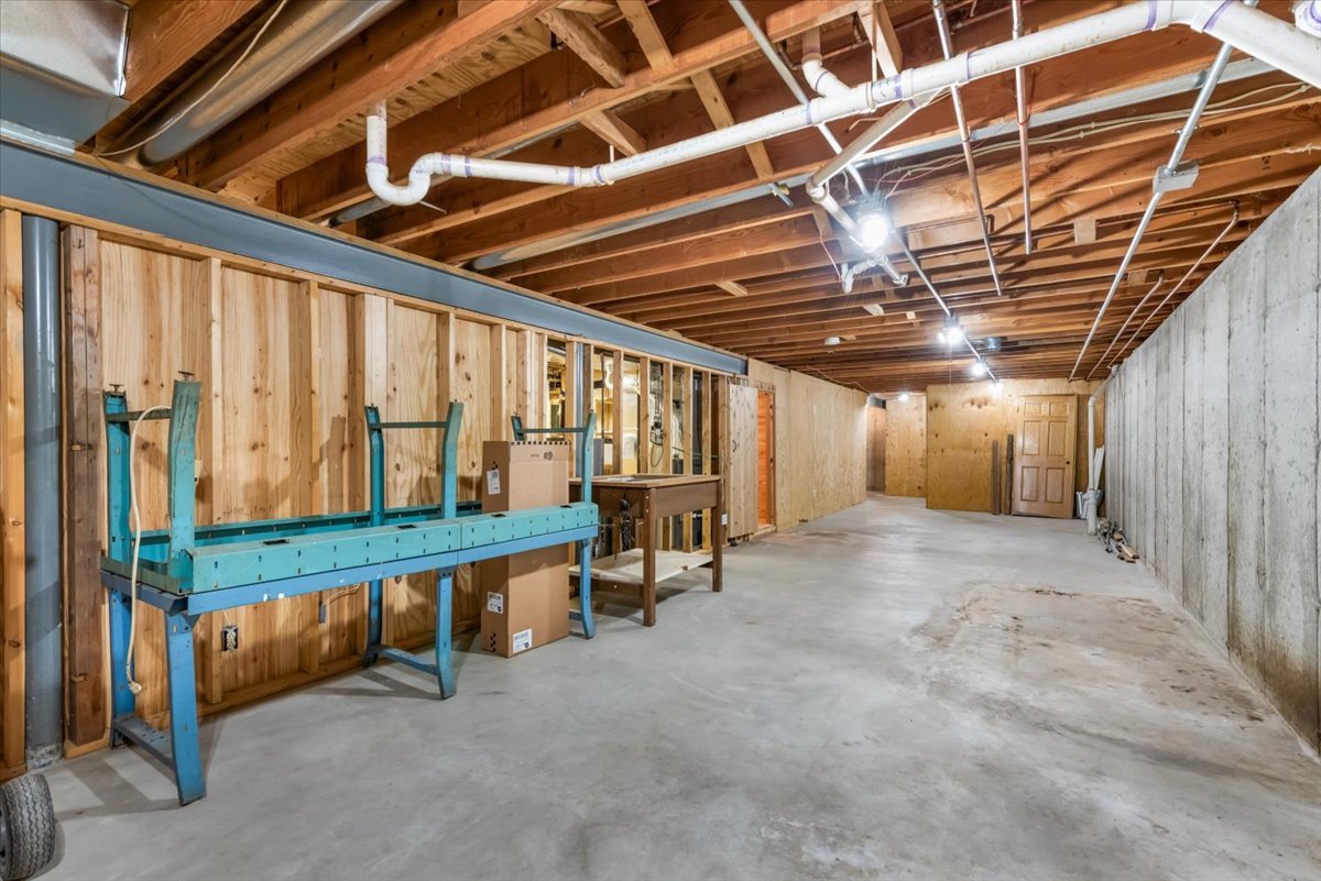 1834 Fischer Road South Beloit, IL 61080 - Photo 28 of 46 a view of an empty room with a balcony