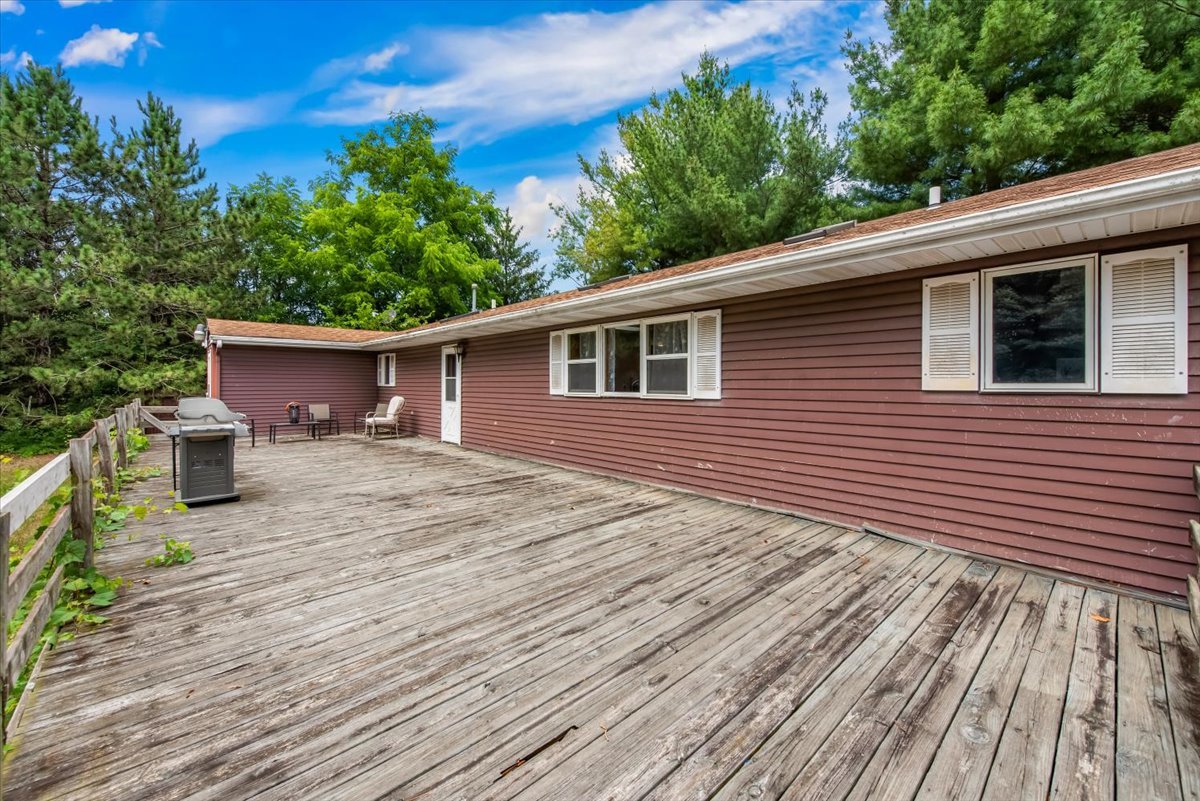 1834 Fischer Road South Beloit, IL 61080 - Photo 37 of 46 a view of a house with a deck