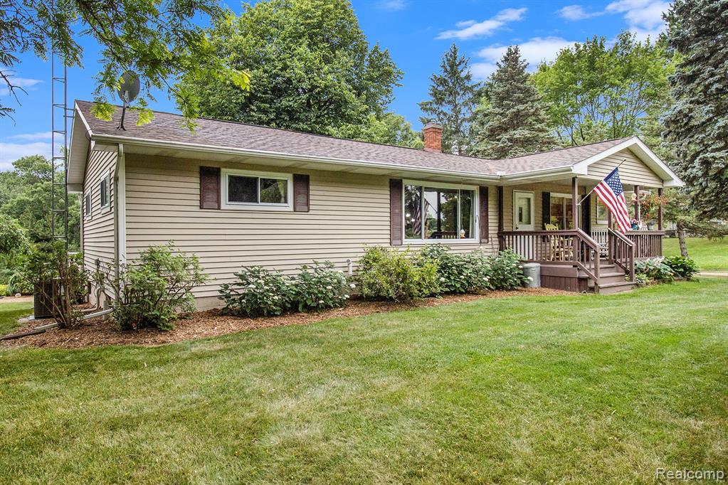 10304 Lehring Road Byron, MI 48418 - Photo 3 of 27 Gallery Image 3