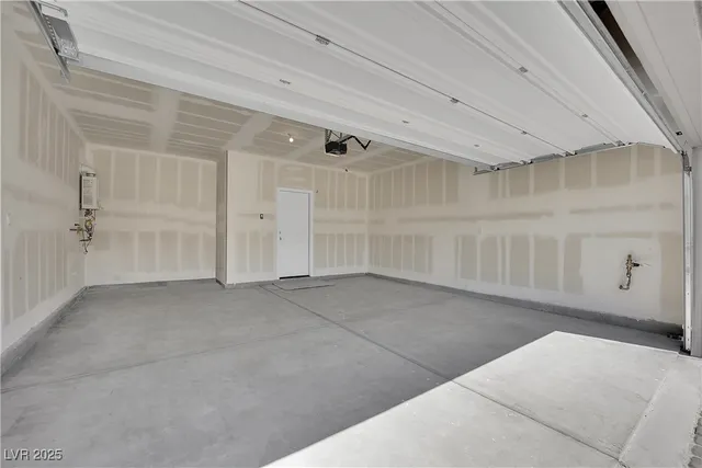 $2,450 | 6156 Kinnow Place, Las Vegas, NV 89122