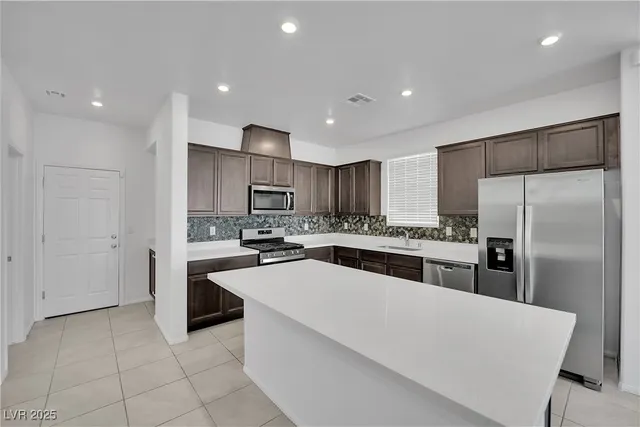 $2,450 | 6156 Kinnow Place, Las Vegas, NV 89122