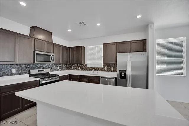 $2,450 | 6156 Kinnow Place, Las Vegas, NV 89122