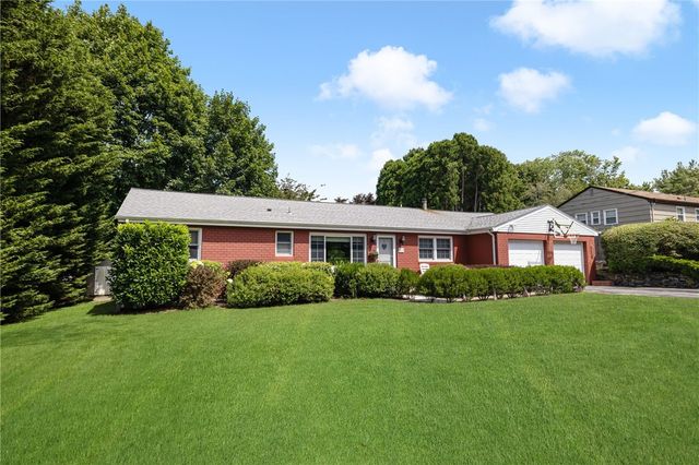 $2,800 | 288 Green End Avenue, Middletown, RI 02842