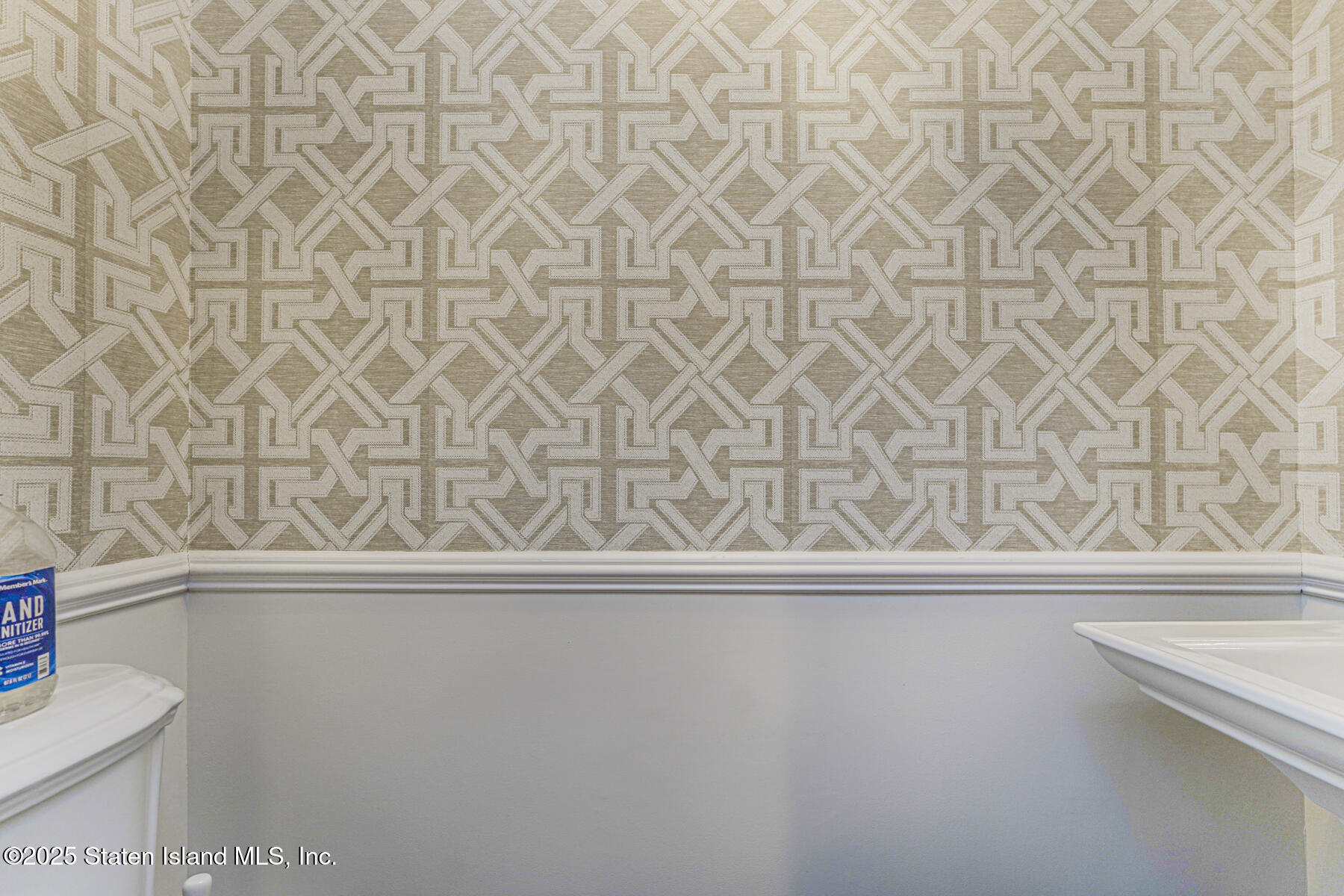 133 Goodwin Avenue Staten Island, NY 10314 - Photo 22 of 54 Photo Nov 19 2025, 5 46 00 PM